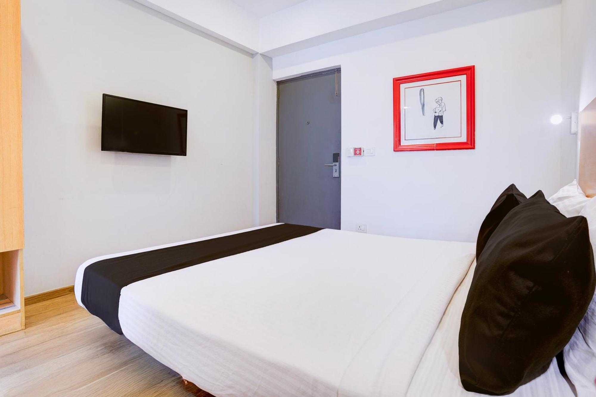 Townhouse Khar The Habitat Hotel Mumbai Ngoại thất bức ảnh