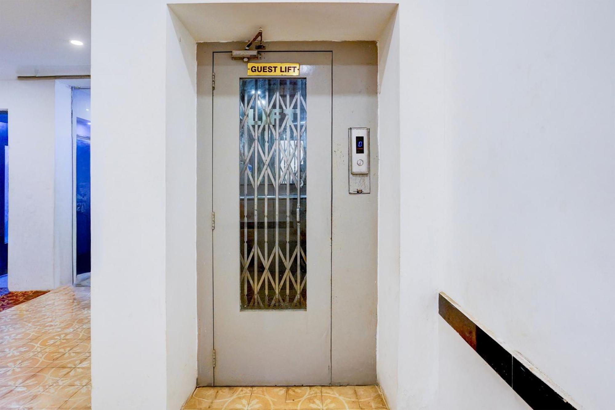 Townhouse Khar The Habitat Hotel Mumbai Ngoại thất bức ảnh