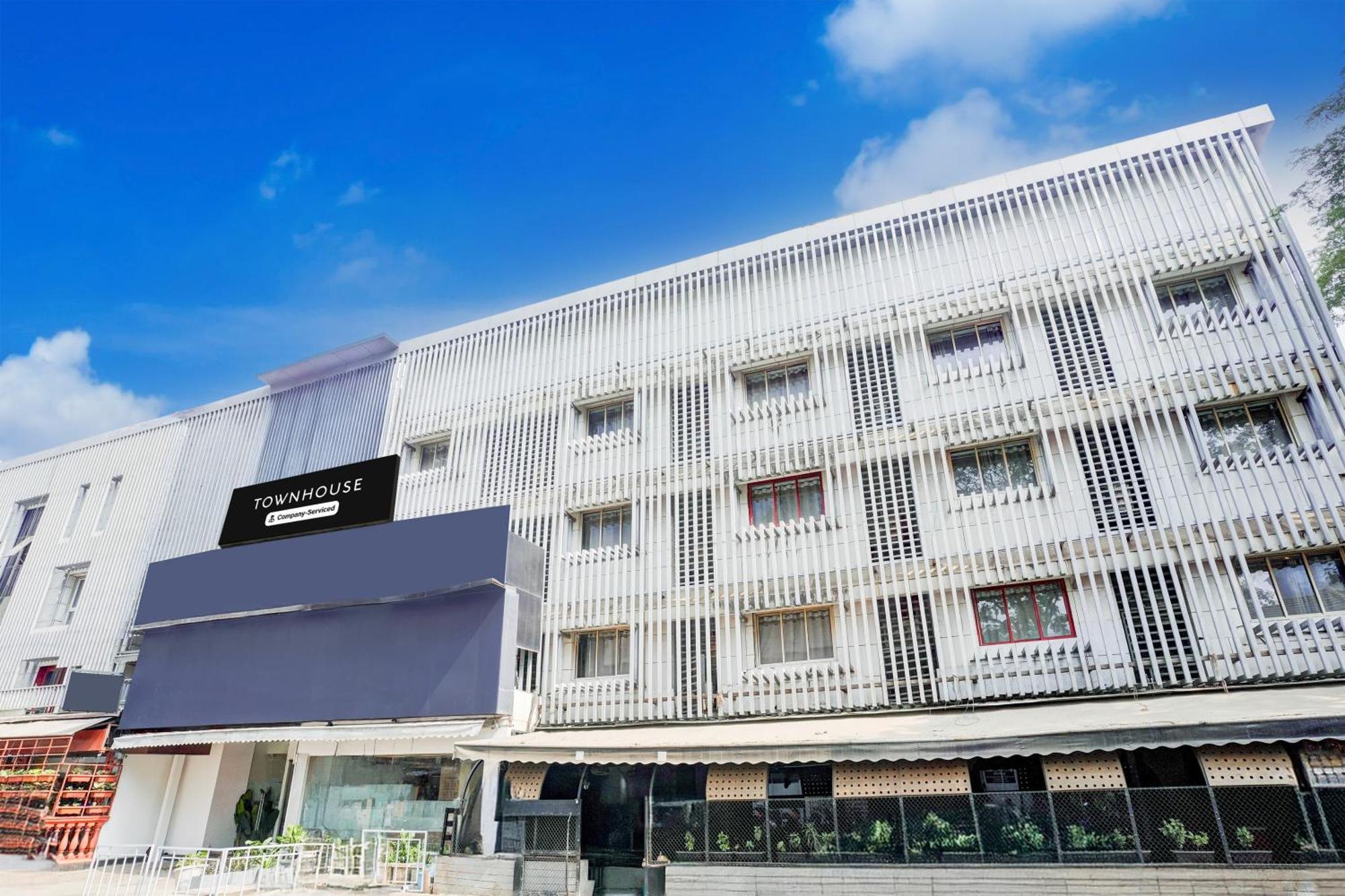 Townhouse Khar The Habitat Hotel Mumbai Ngoại thất bức ảnh