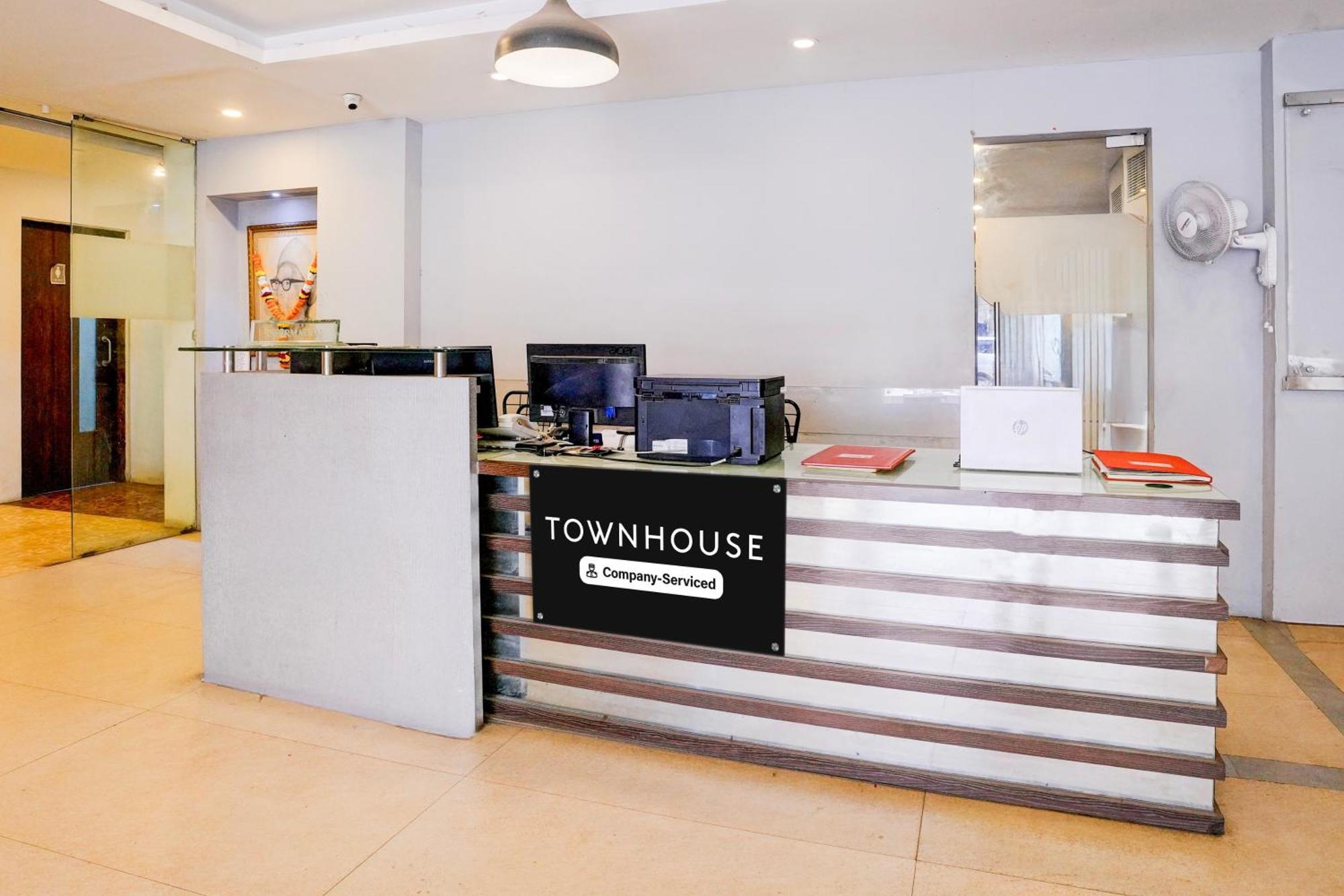 Townhouse Khar The Habitat Hotel Mumbai Ngoại thất bức ảnh